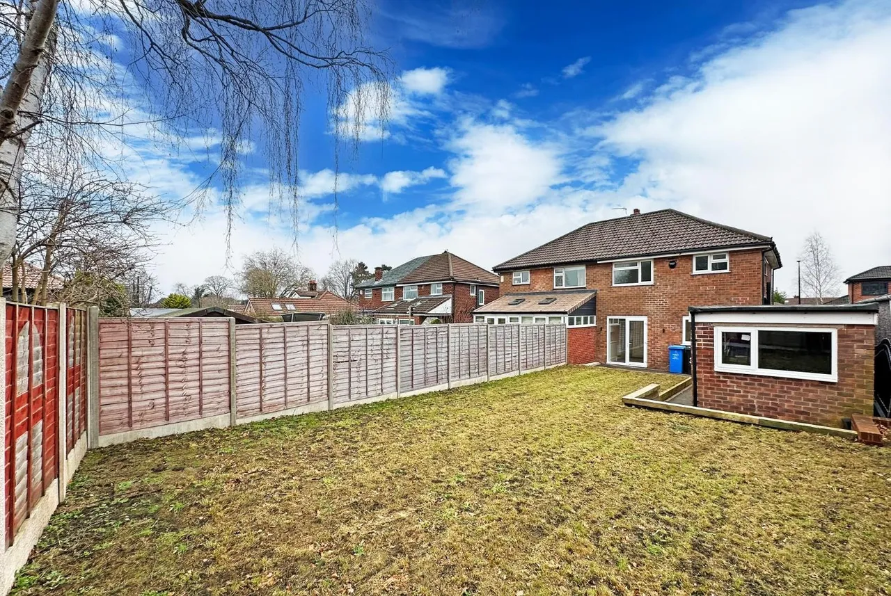 Briony Avenue, Hale WA15 8QD, photo 6