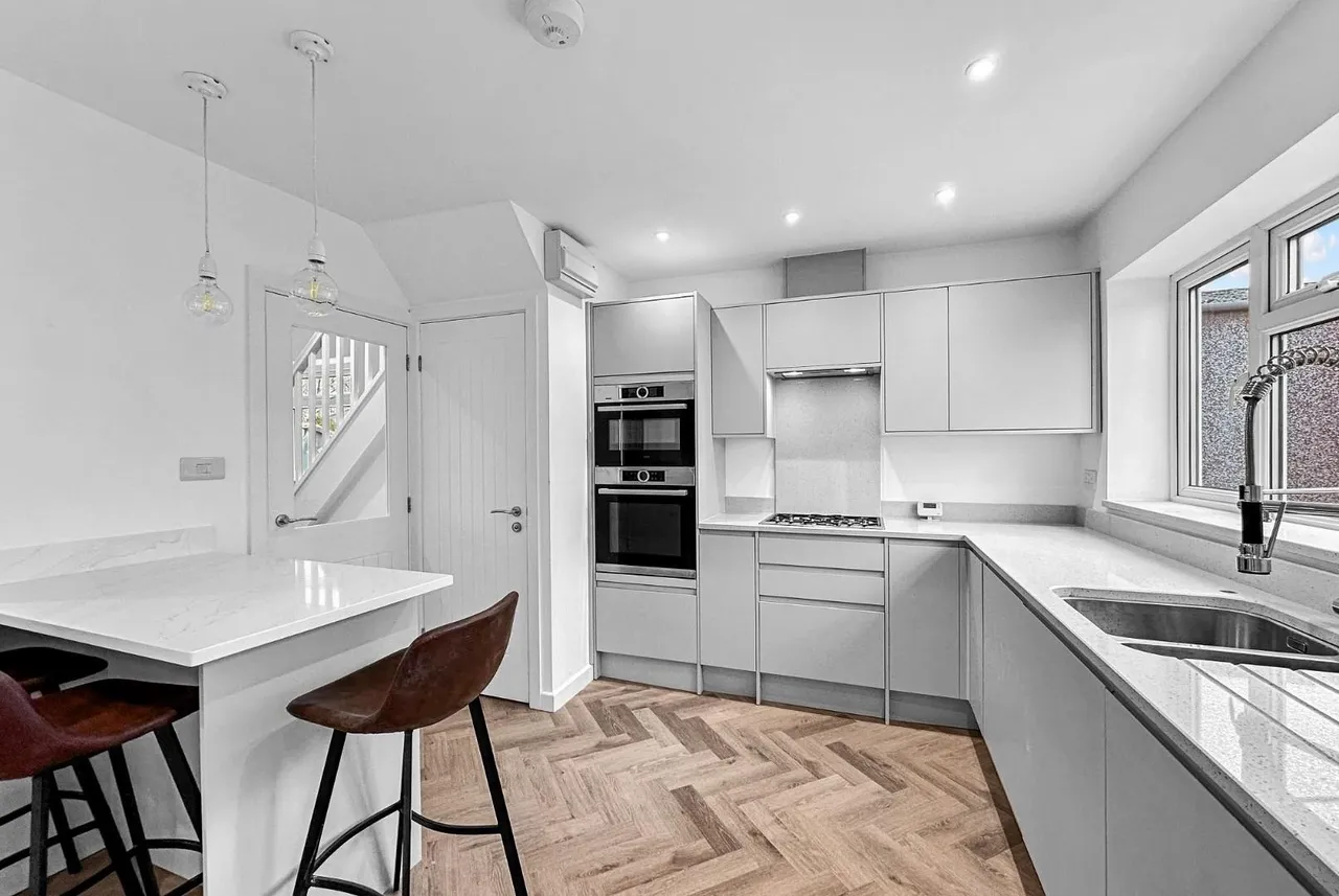 Briony Avenue, Hale WA15 8QD, photo 8