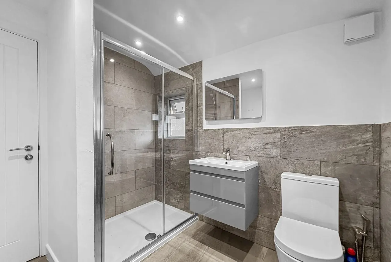 Briony Avenue, Hale WA15 8QD, photo 13