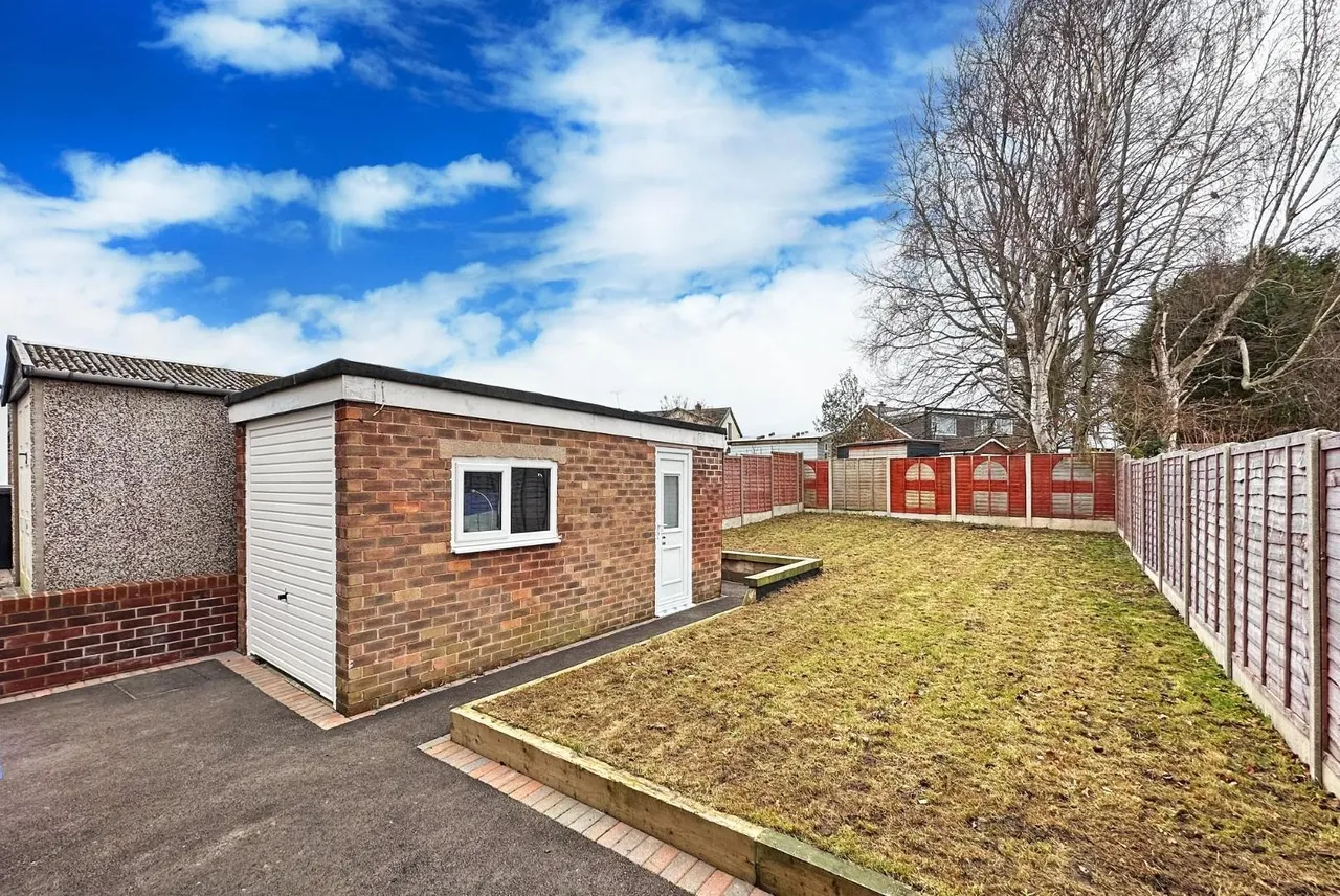 Briony Avenue, Hale WA15 8QD, photo 5
