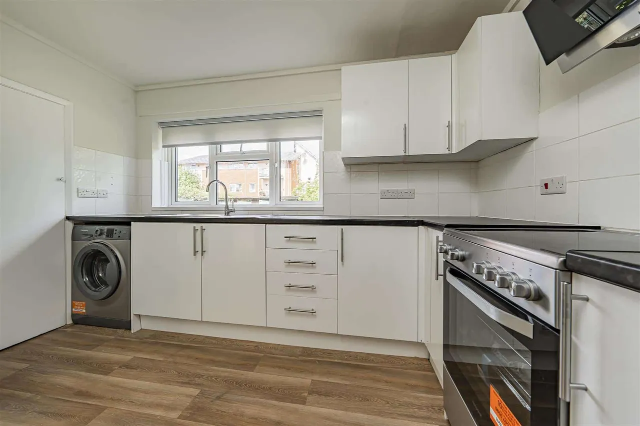 Dedworth Road, Windsor, SL4 5BE, photo 5