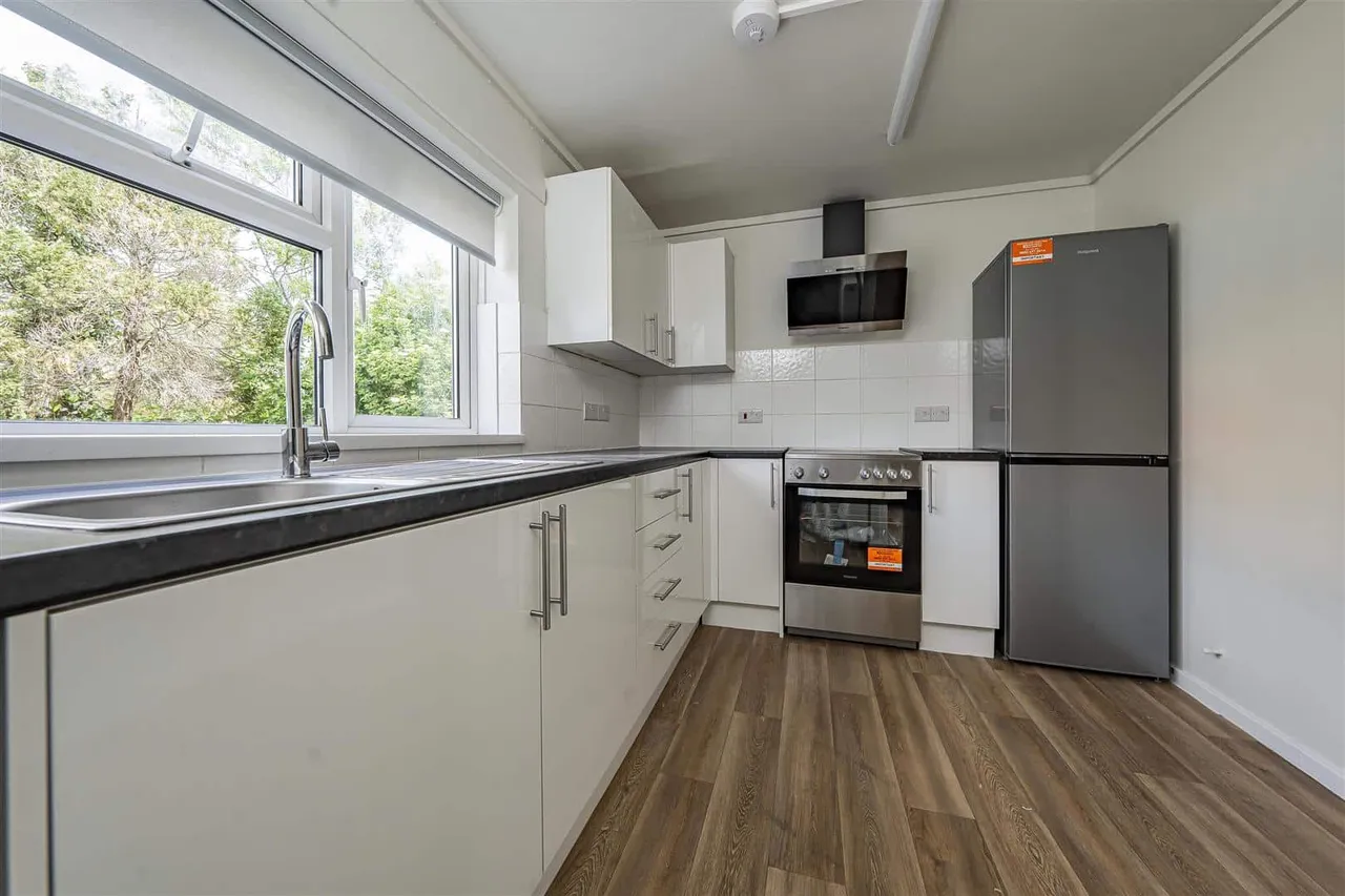 Dedworth Road, Windsor, SL4 5BE, photo 4