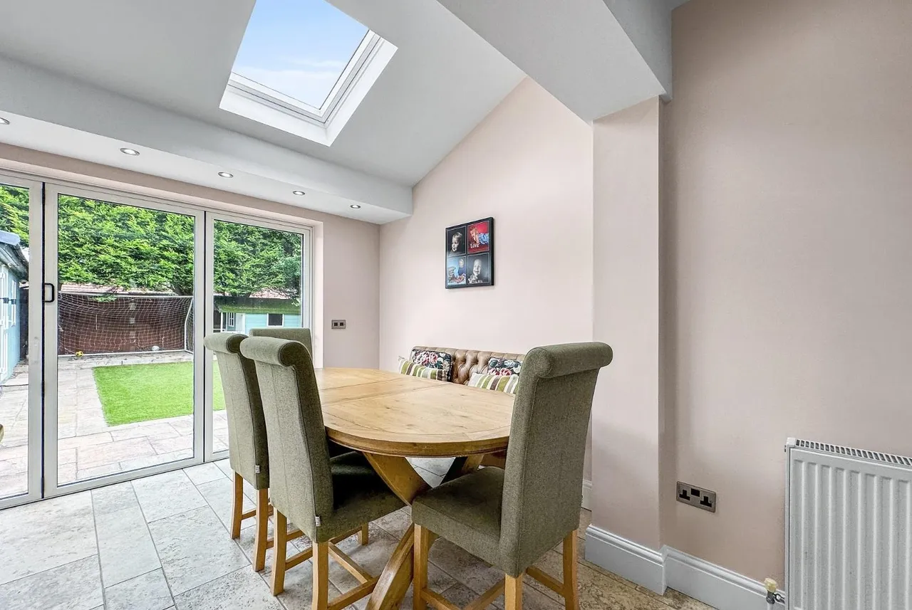 Windsor Drive, Timperley, Cheshire WA14 5AN, photo 10