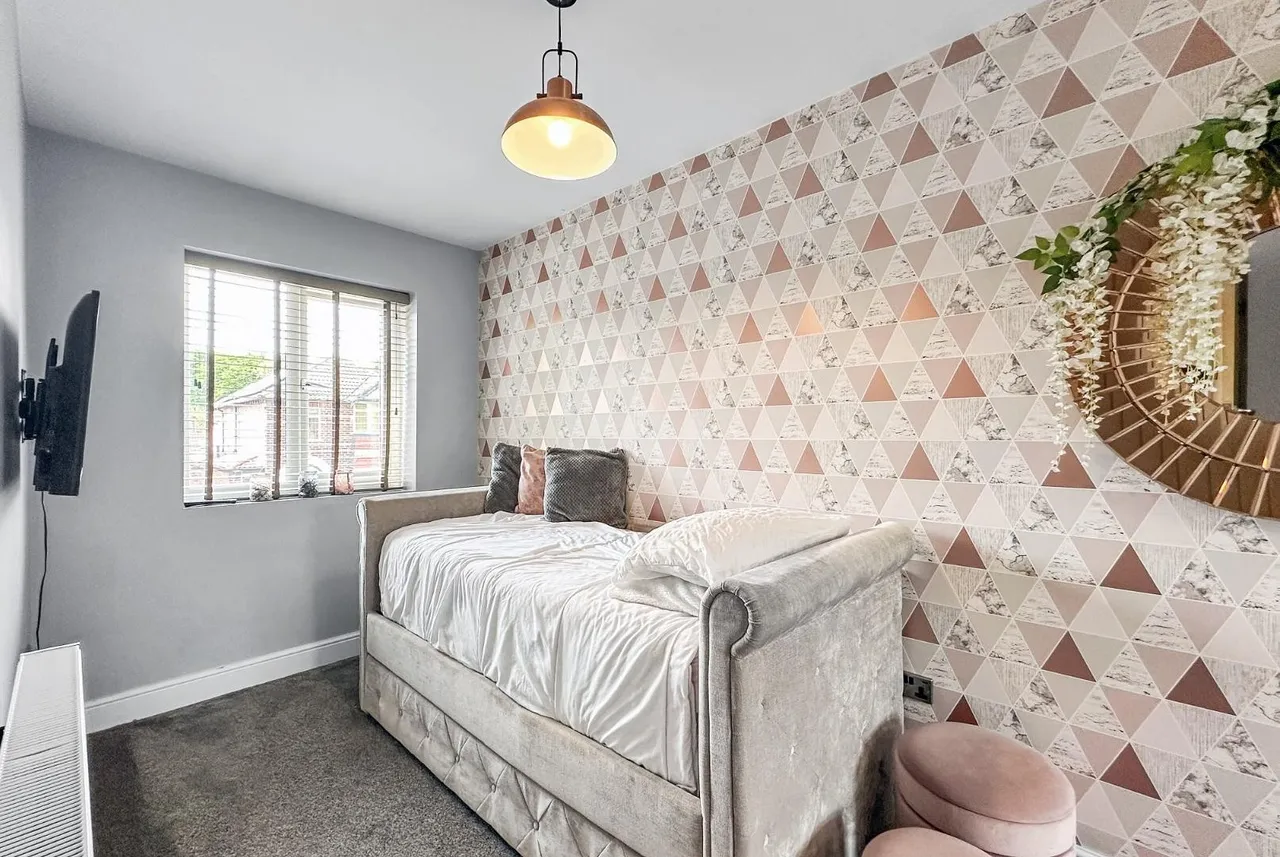Windsor Drive, Timperley, Cheshire WA14 5AN, photo 21