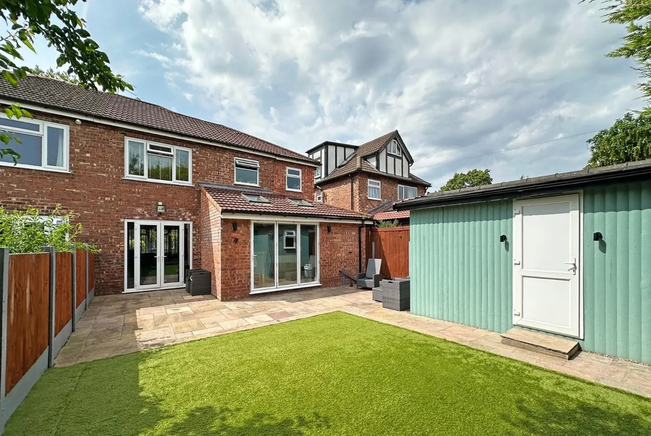 Windsor Drive, Timperley, Cheshire WA14 5AN, photo 14