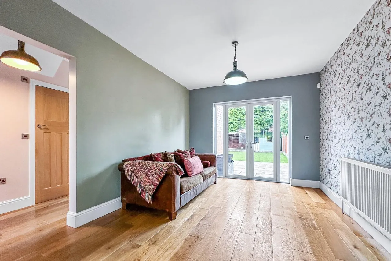 Windsor Drive, Timperley, Cheshire WA14 5AN, photo 4