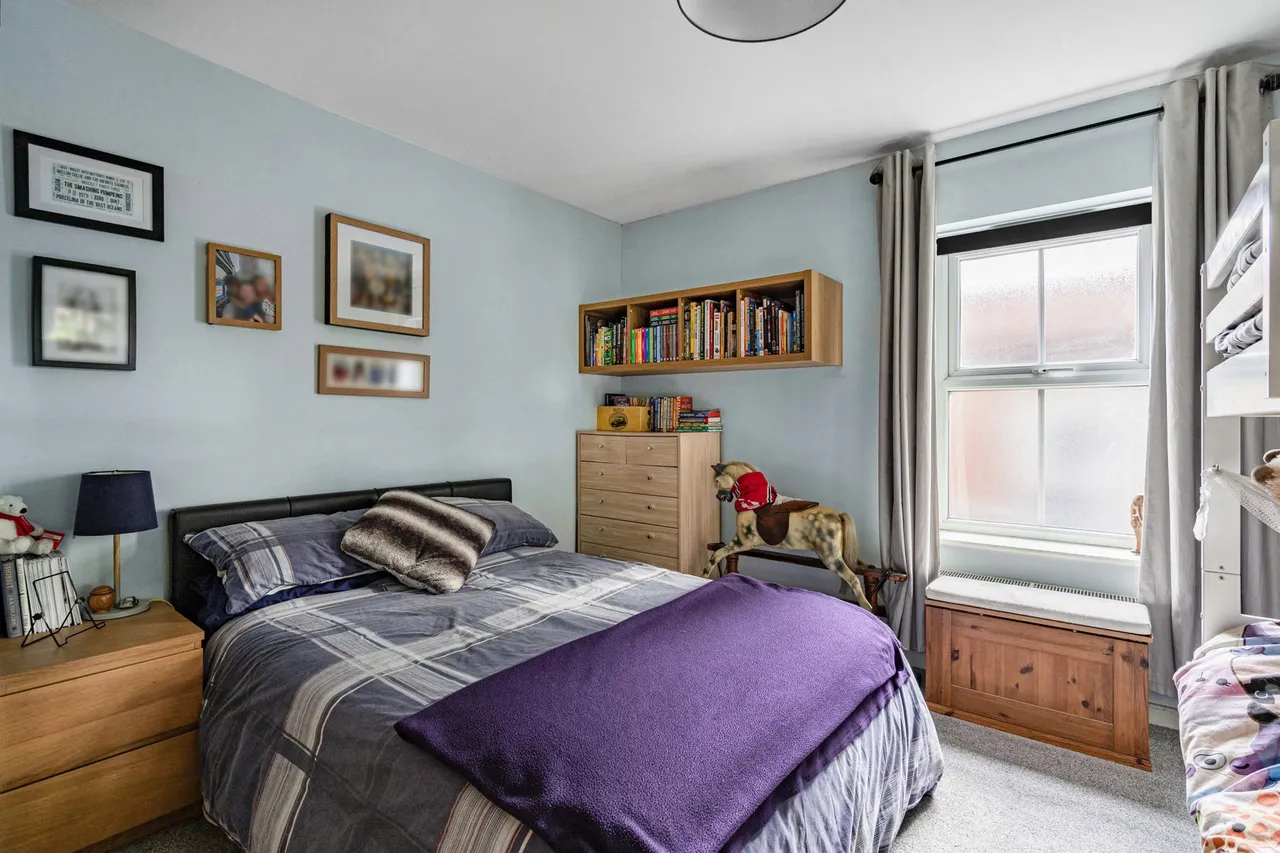 Franklin Court, Wormley, GU8, photo 3