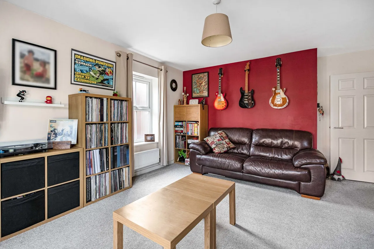 Franklin Court, Wormley, GU8, photo 5