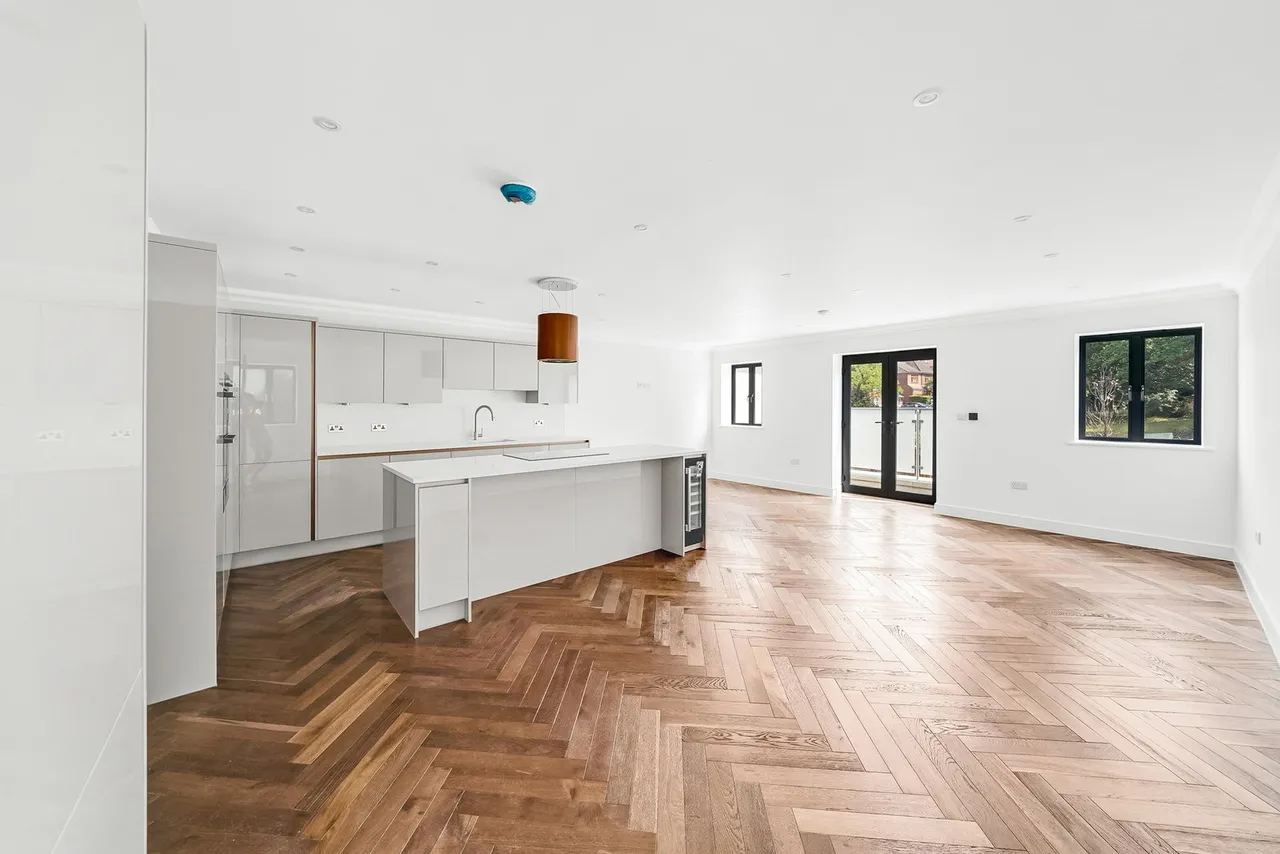 2 bed flat for sale — Magnolia Heights, Manor Road, Chigwell, Essex IG7