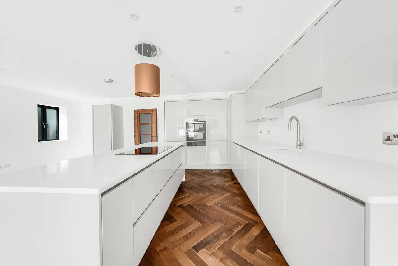 Magnolia Heights, Manor Road, Chigwell, Essex IG7, photo 5
