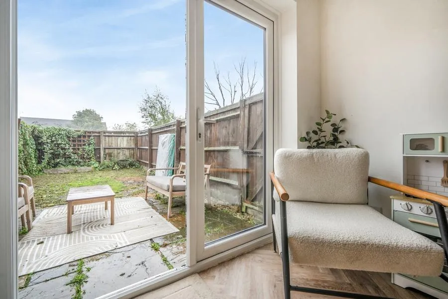 Holly Drive, Aylesbury, HP21, photo 5