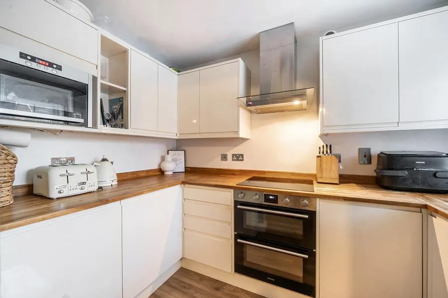 Holly Drive, Aylesbury, HP21, photo 7
