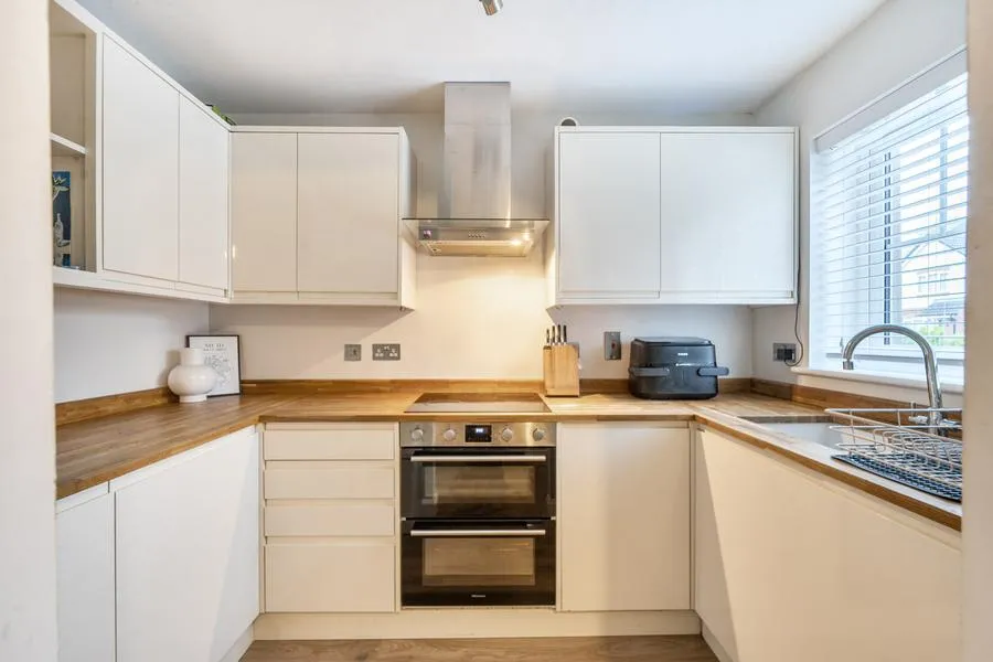 Holly Drive, Aylesbury, HP21, photo 6