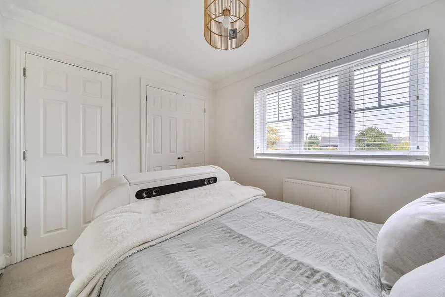 Holly Drive, Aylesbury, HP21, photo 13