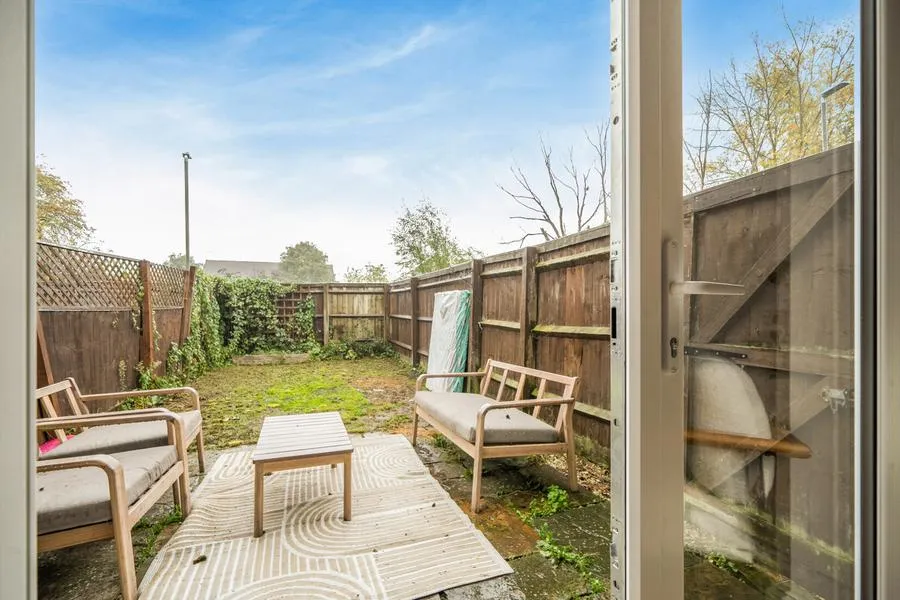 Holly Drive, Aylesbury, HP21, photo 19