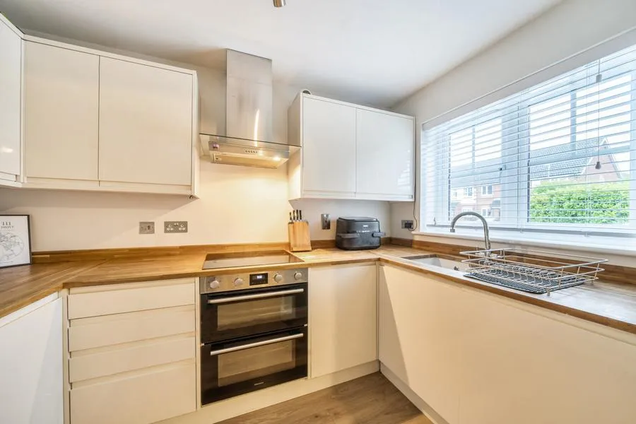 Holly Drive, Aylesbury, HP21, photo 8