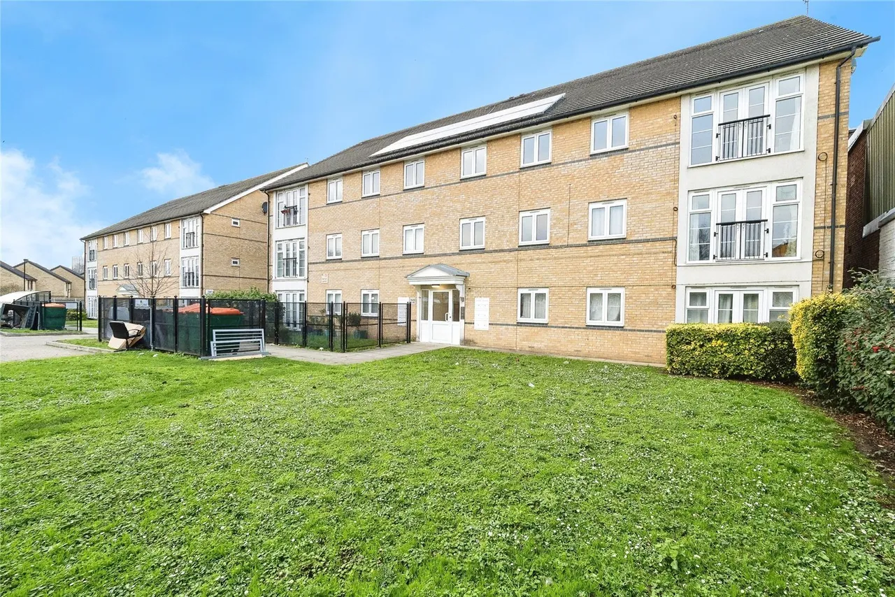 Lacewing Close, London, E13, photo 11