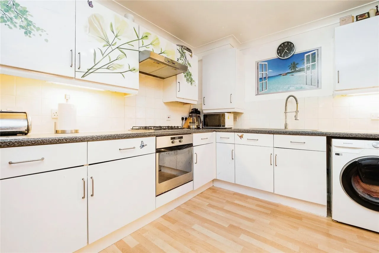 Lacewing Close, London, E13, photo 5