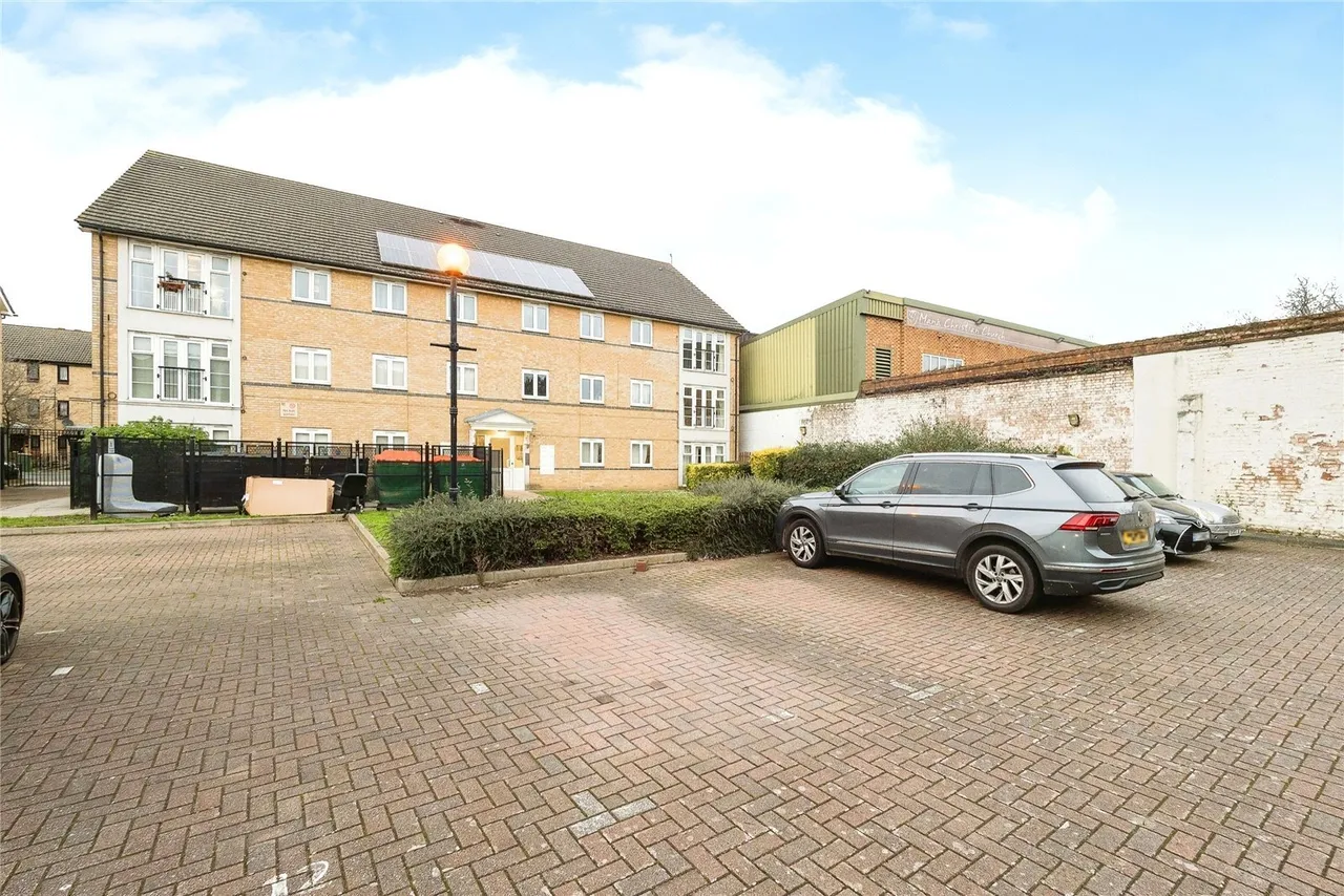 Lacewing Close, London, E13, photo 12