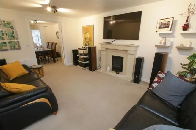 Brander Close, Doncaster, DN4, photo 5