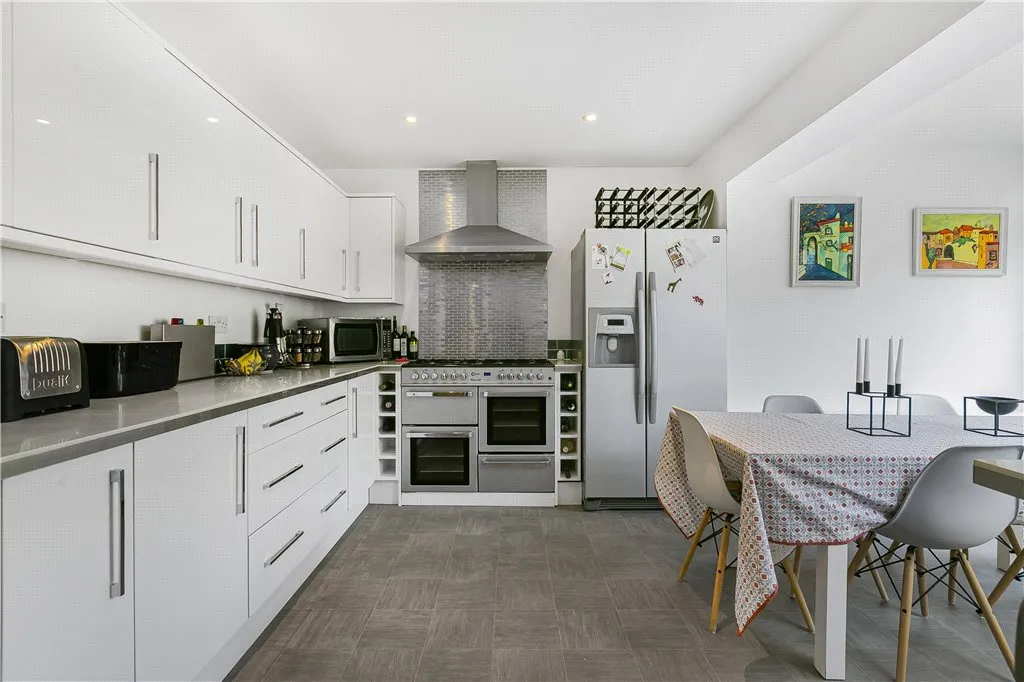 Lincoln Avenue, Twickenham, TW2, photo 3