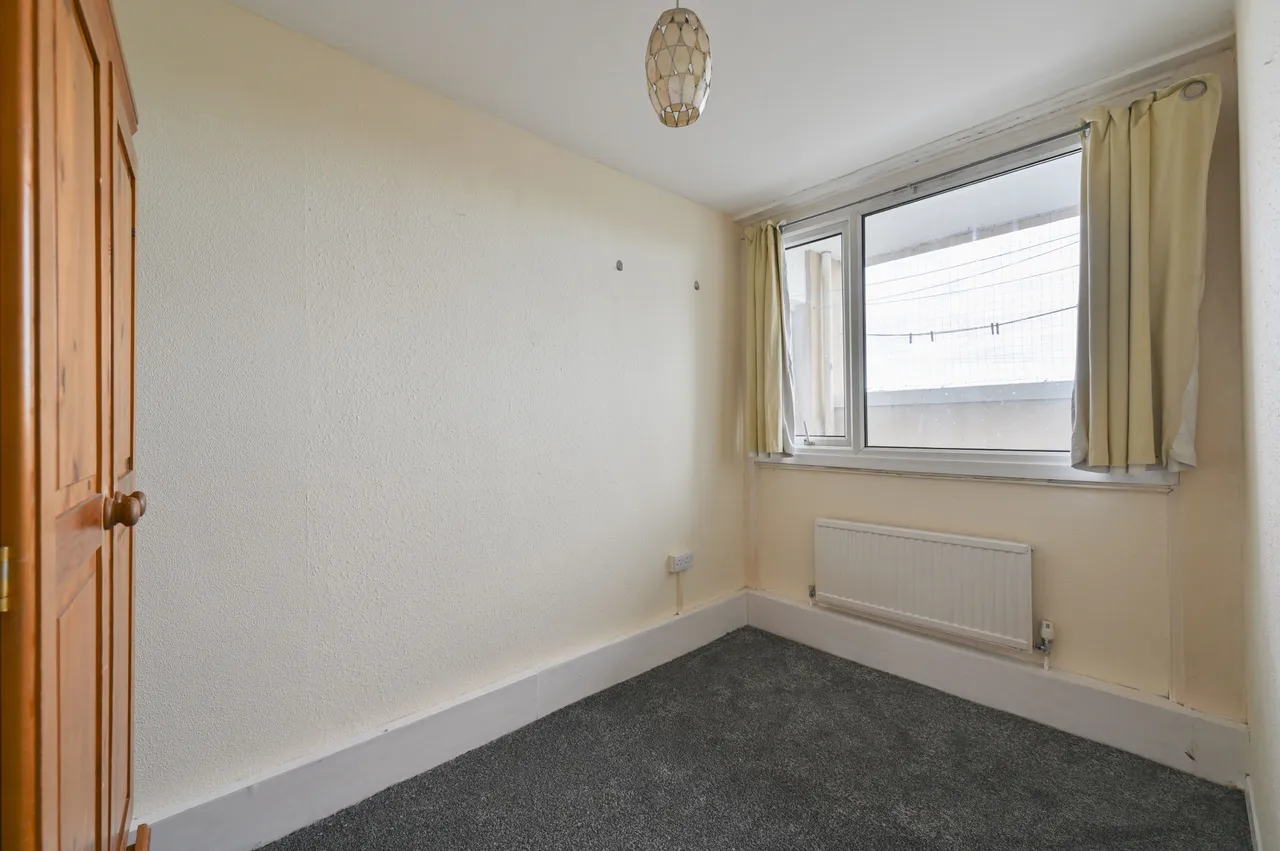 Mitcham, CR4, photo 8