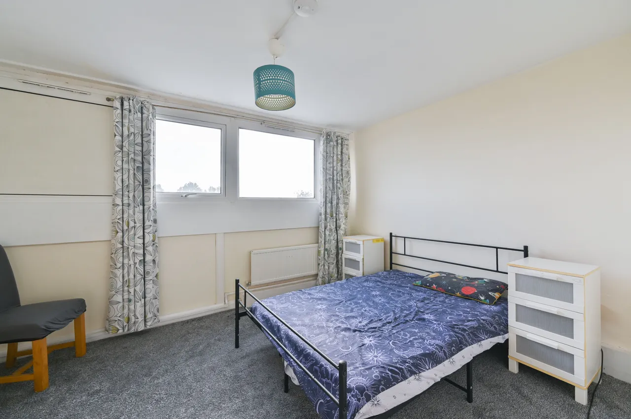 Mitcham, CR4, photo 5
