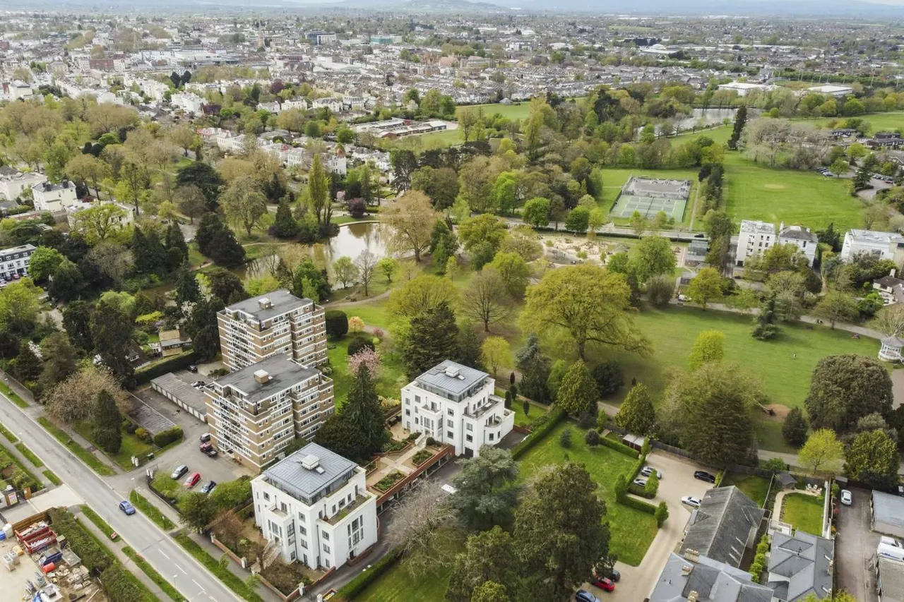 Pittville Place, Cheltenham, Gloucestershire, GL52 3HZ, photo 12