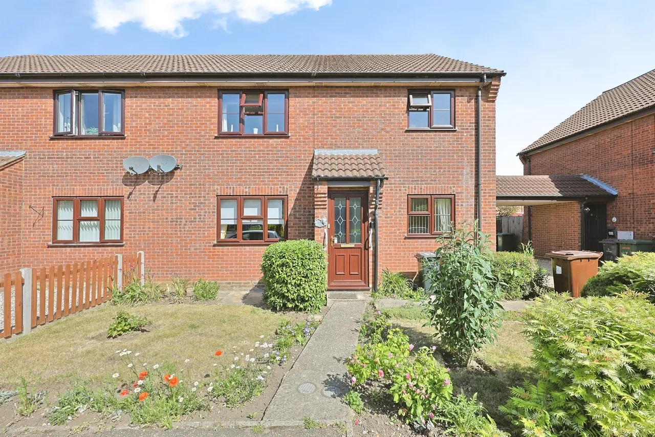 2 bed flat for sale — South Green, Dereham