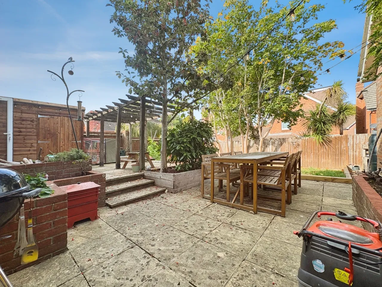 Lynton Close, Farnham, GU9, photo 6
