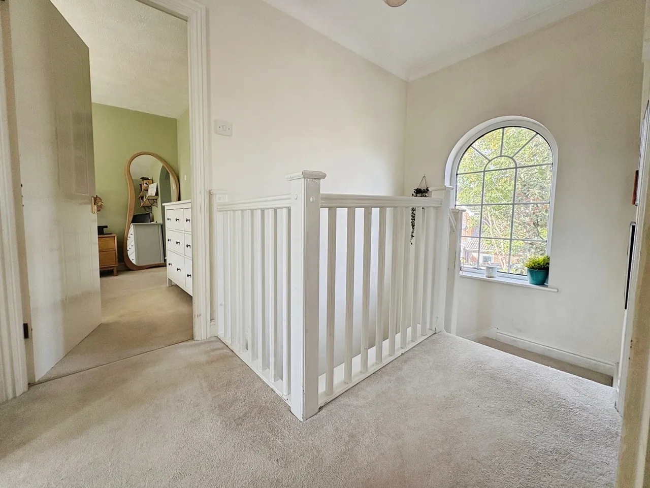 Lynton Close, Farnham, GU9, photo 16