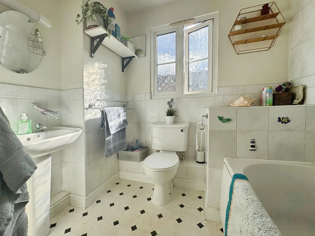 Lynton Close, Farnham, GU9, photo 7