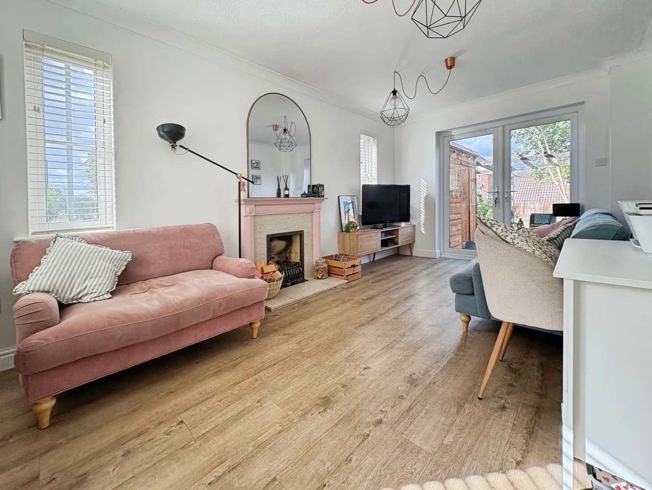 Lynton Close, Farnham, GU9, photo 4