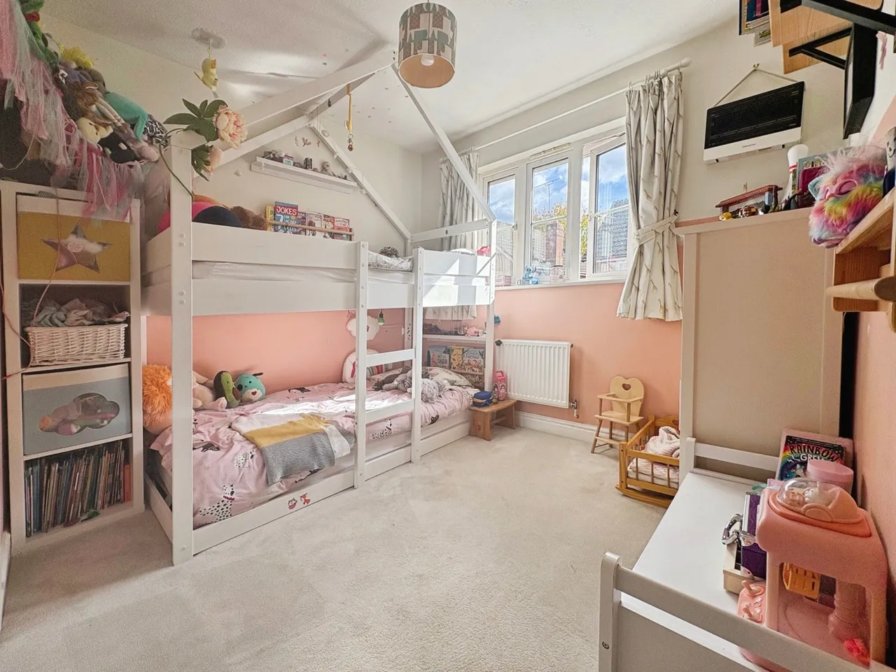 Lynton Close, Farnham, GU9, photo 5