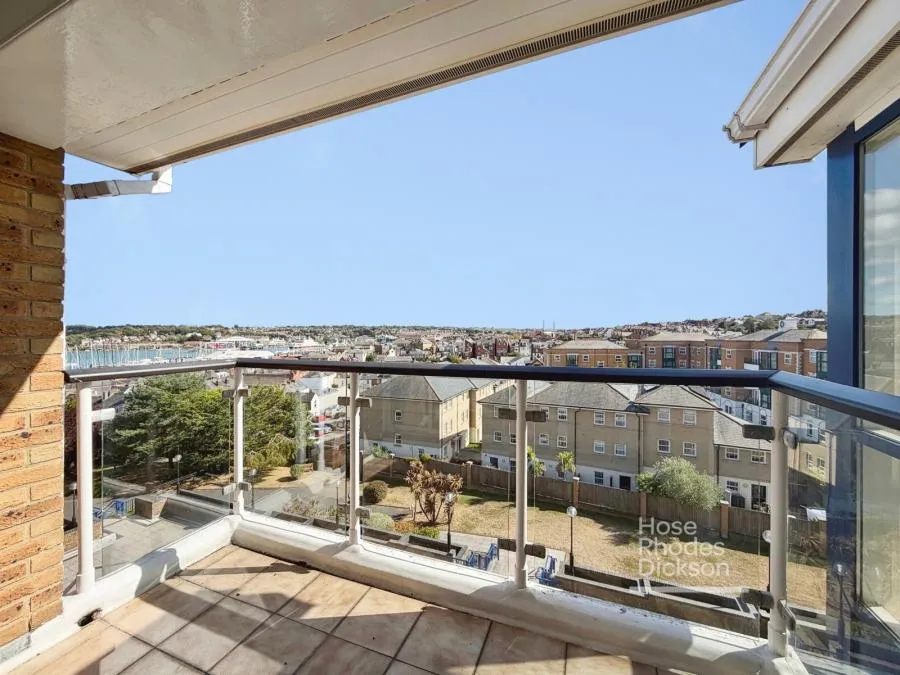 Admiral Gardens, Cowes, PO31, photo 2