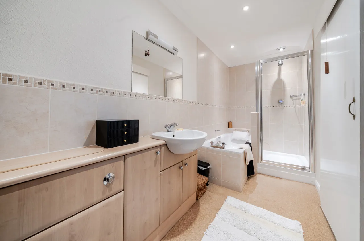 Waverley Close, Camberley, Surrey, GU15 1JH, photo 15