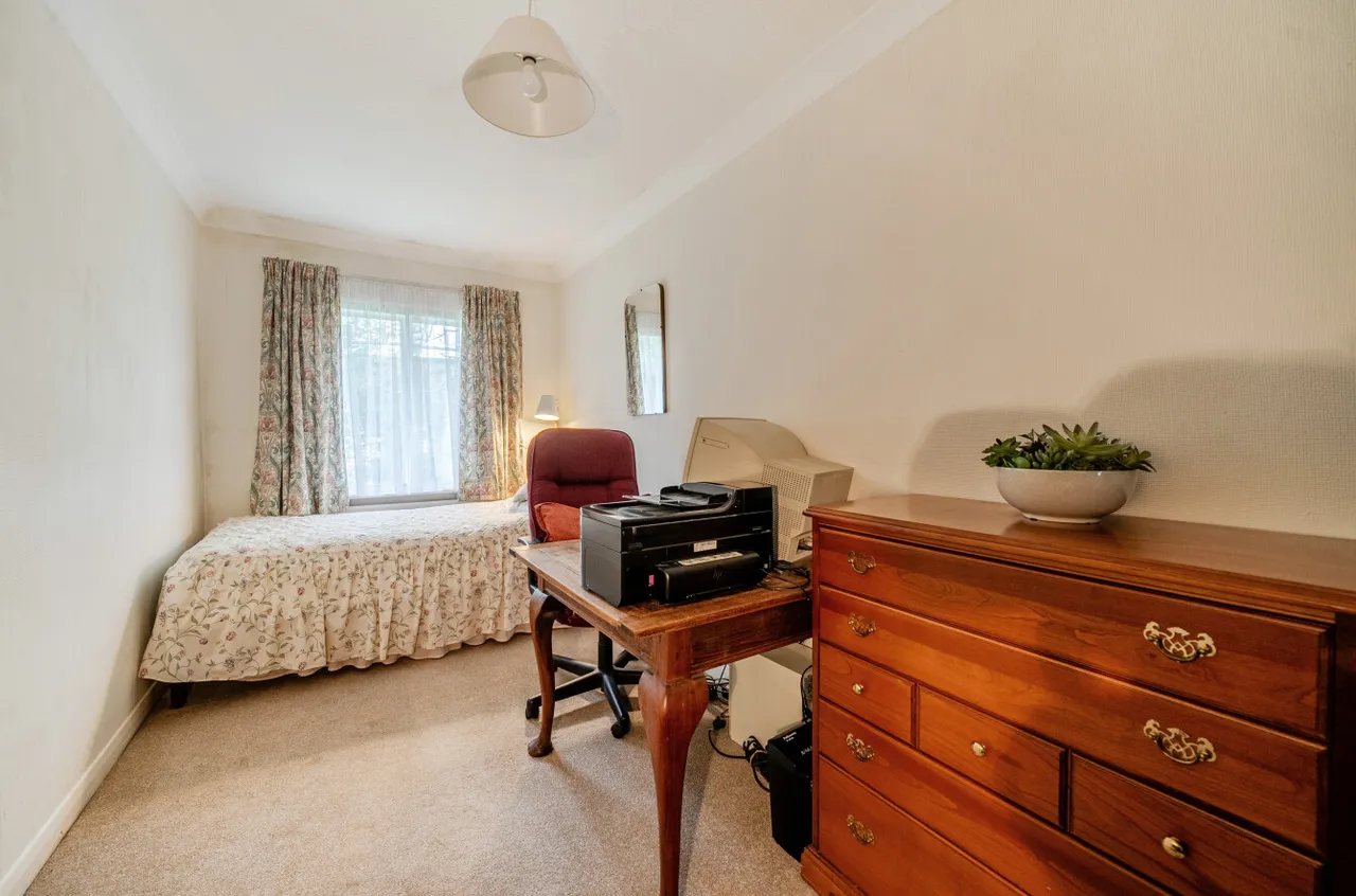 Waverley Close, Camberley, Surrey, GU15 1JH, photo 17