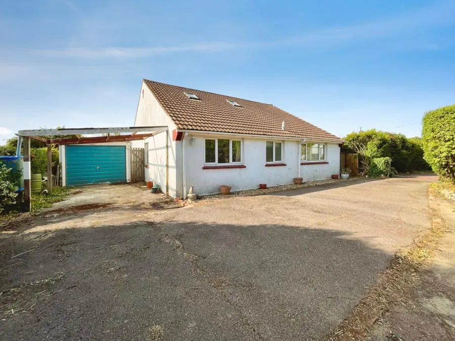 4 bed house for sale, Highview, Freshwater, PO40