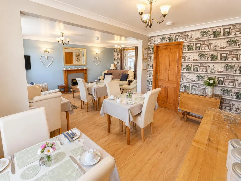 Rawdon Road, Haworth, BD22, photo 6