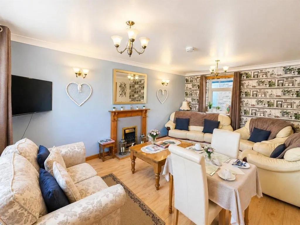 Rawdon Road, Haworth, BD22, photo 5