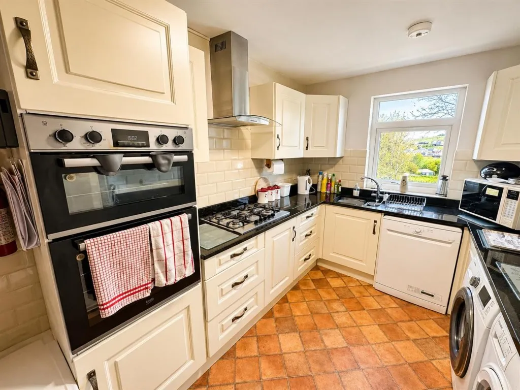 Rawdon Road, Haworth, BD22, photo 9