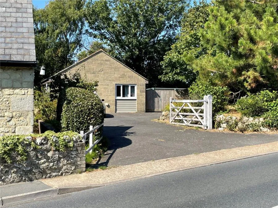 Kemming Road, Whitwell, PO38, photo 12