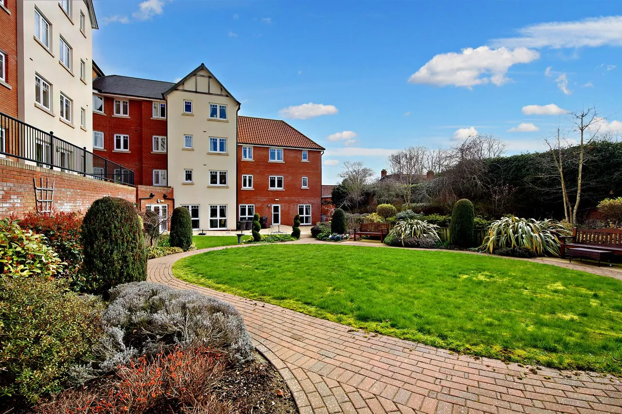 Cotton Lane, Bury St. Edmunds, IP33, photo 12