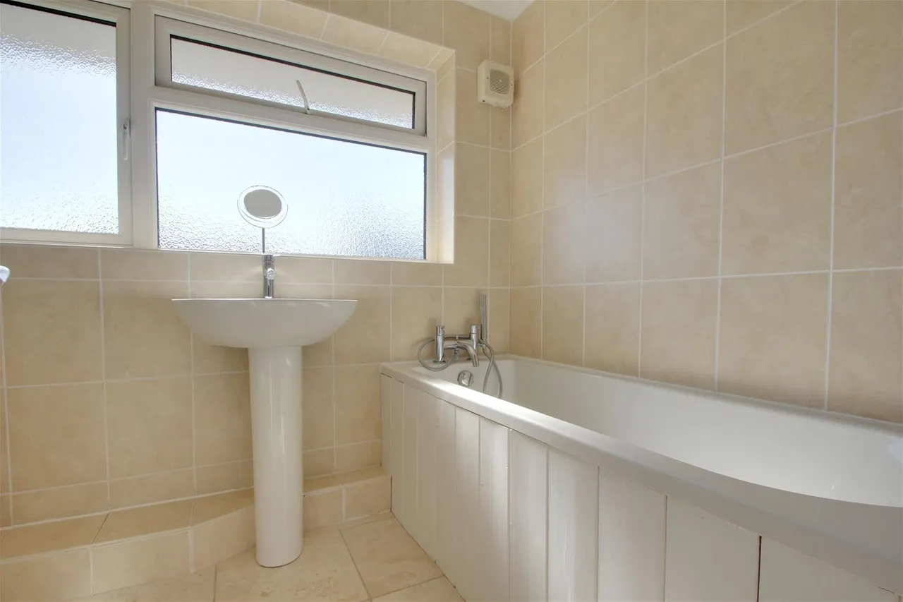 Ryecroft Close, Goring-By-Sea, Worthing, photo 12