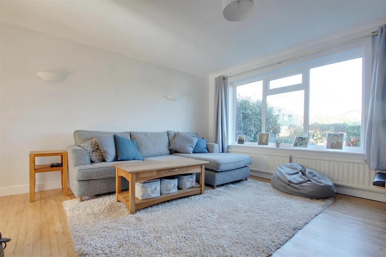 Ryecroft Close, Goring-By-Sea, Worthing, photo 3