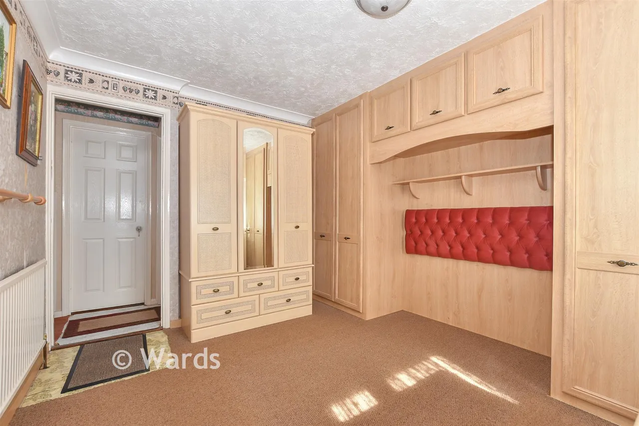 Kingfisher Road, Birds Estate, ME20, photo 7