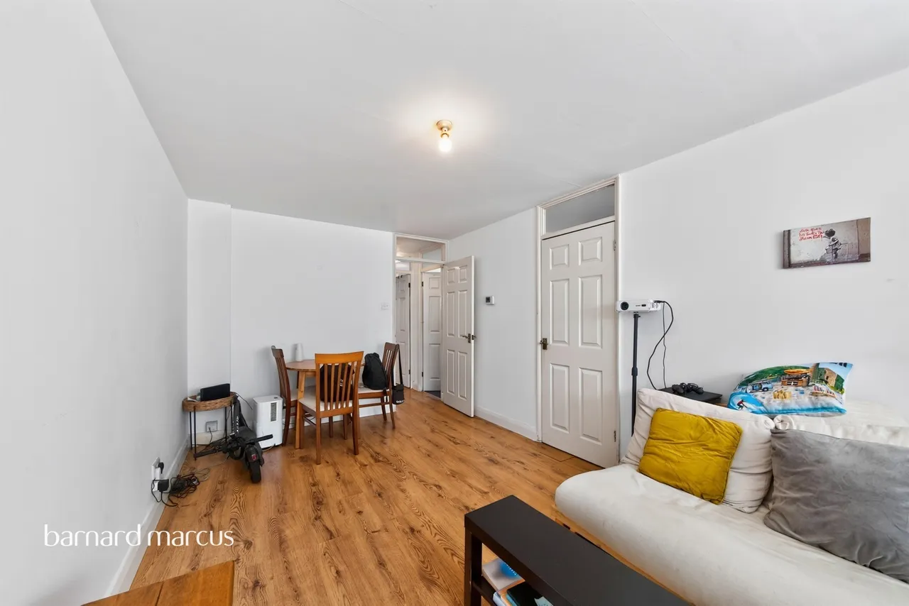Silver Birch Close, London, N11, photo 5