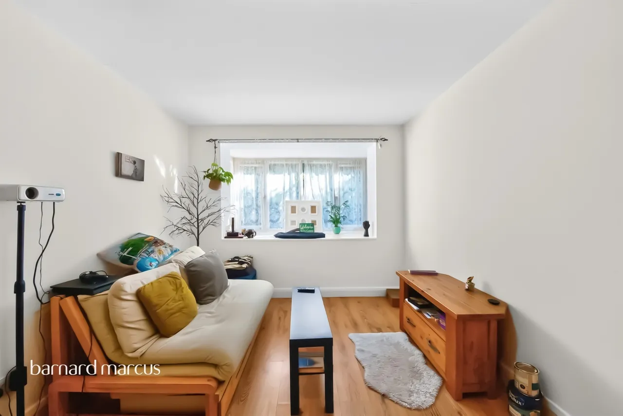 Silver Birch Close, London, N11, photo 19