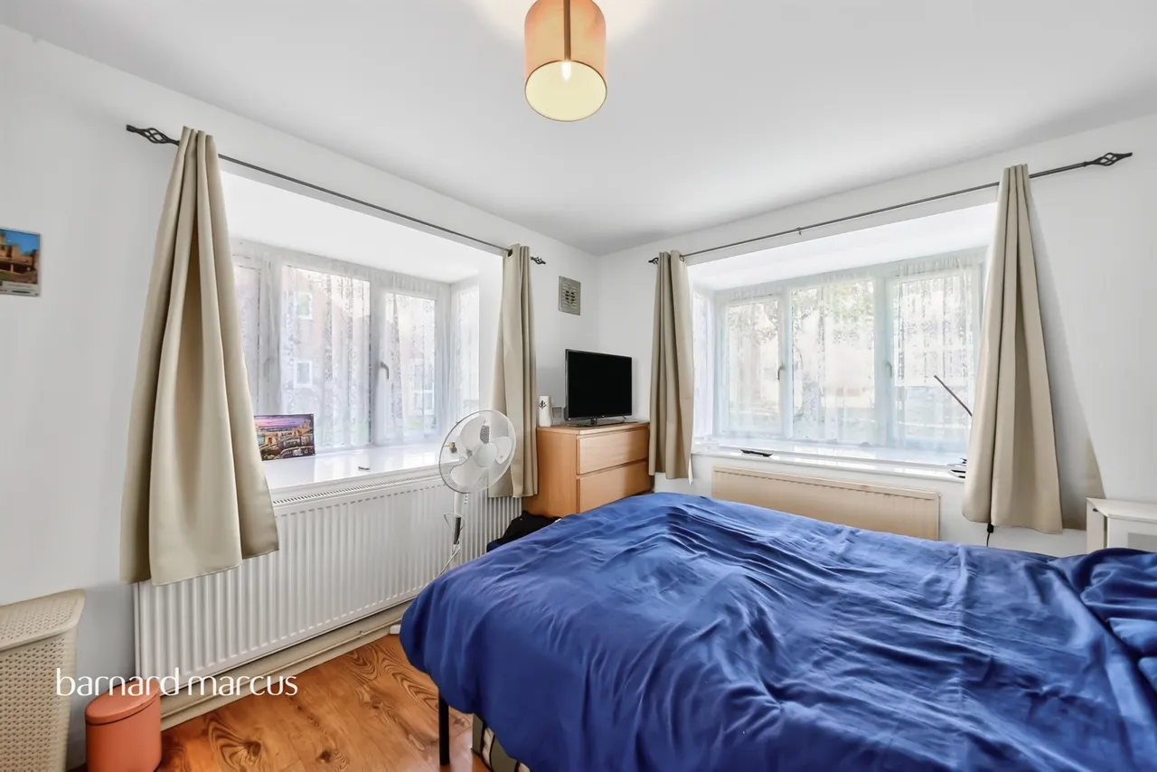 Silver Birch Close, London, N11, photo 20