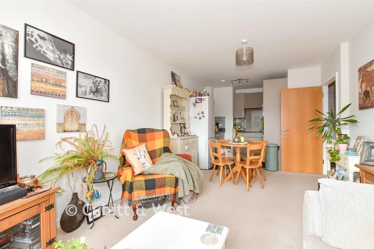 Kensett Avenue, Southwater, RH13, photo 6
